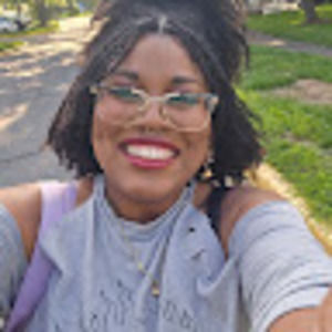 Meet your Posher, Dominique